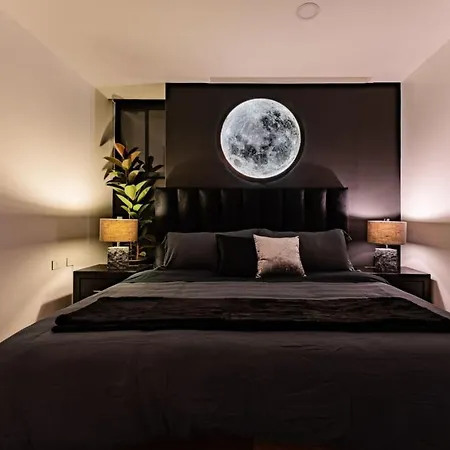 Luxury Skyview Ph Apartment