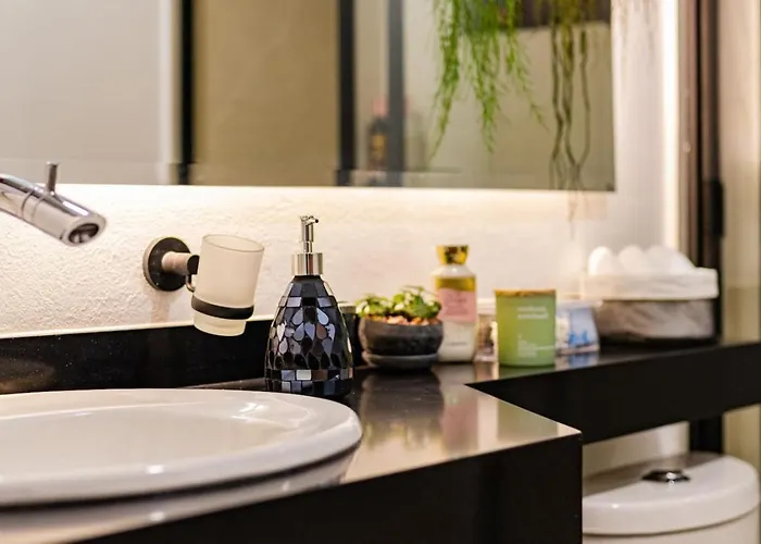 Luxury Ph With Rooftop, Bbq, And Stunning Views *