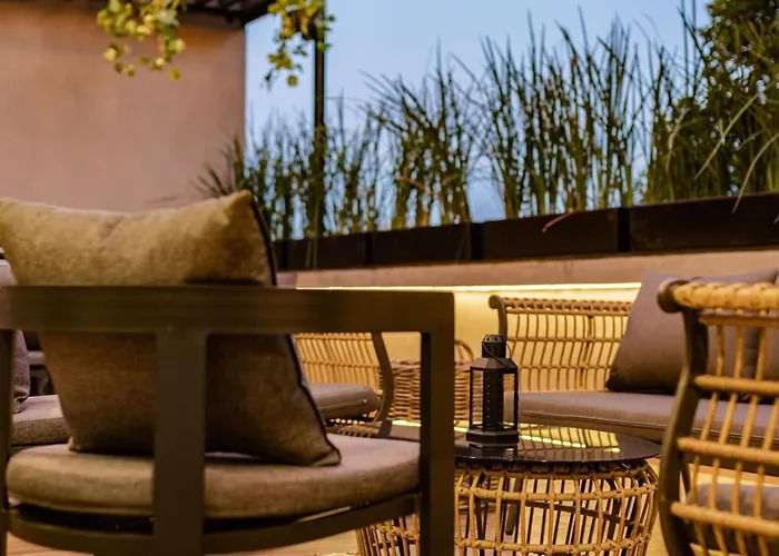 Luxury Ph With Rooftop, Bbq, And Stunning Views