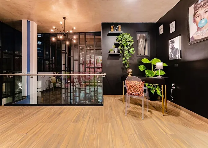Luxury Ph With Rooftop, Bbq, And Stunning Views