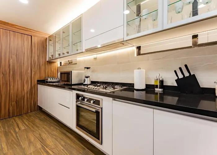 Luxury Ph With Rooftop, Bbq, And Stunning Views *