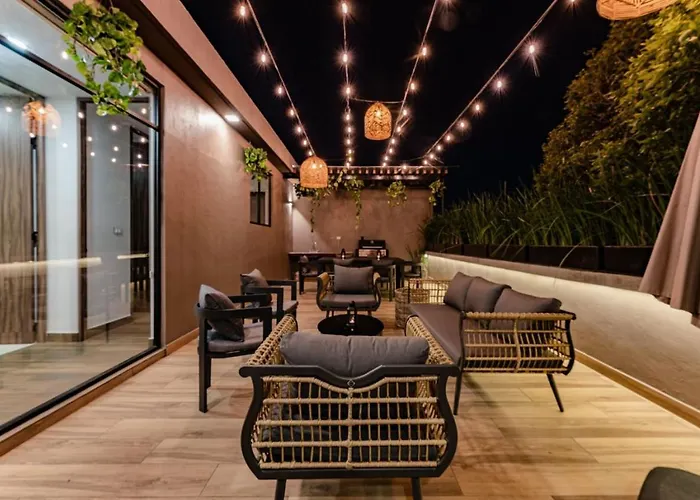 Luxury Ph With Rooftop, Bbq, And Stunning Views *